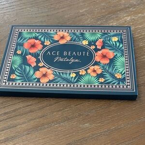 Ace Beaute Nostalgia Eyeshadow Palette - Vibrant Floral Design